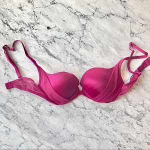 Victoria’s Secret Fuchsia bra